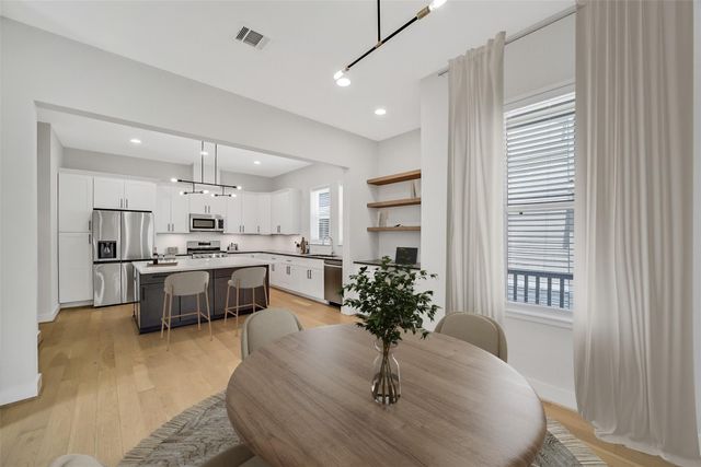 2206 Lou Ellen Lane C, Houston, TX 77018