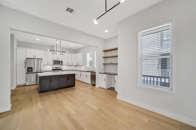 2206 Lou Ellen Lane C, Houston, TX 77018