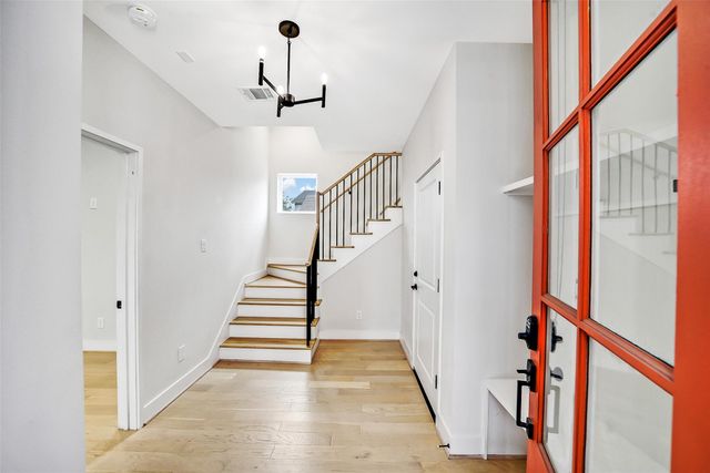 2206 Lou Ellen Lane C, Houston, TX 77018