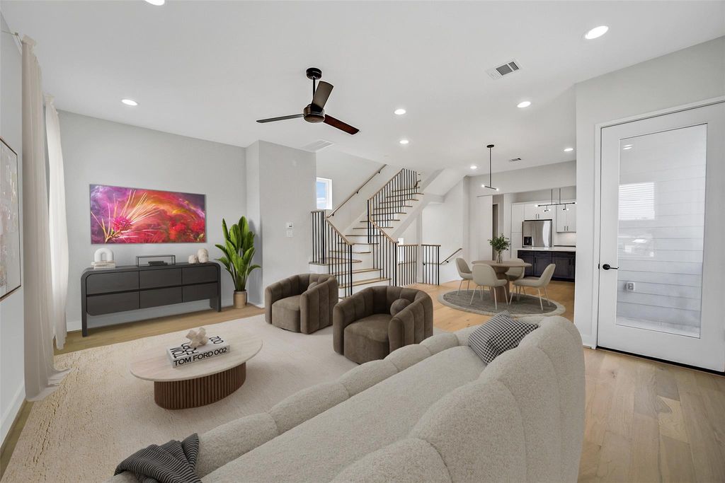 2206 Lou Ellen Lane C, Houston, TX 77018