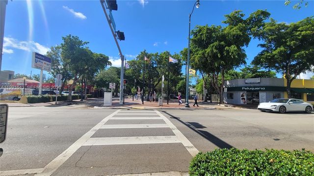 1335 SW 8th St 3, Miami, FL 33135