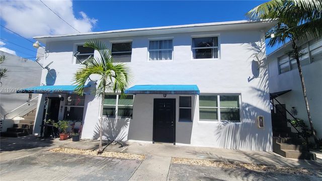 1335 SW 8th St 3, Miami, FL 33135