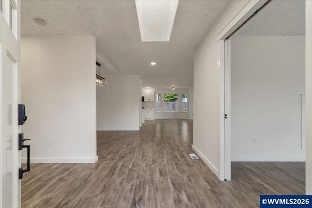 767 Mule Deer St NW, Salem, OR 97304
