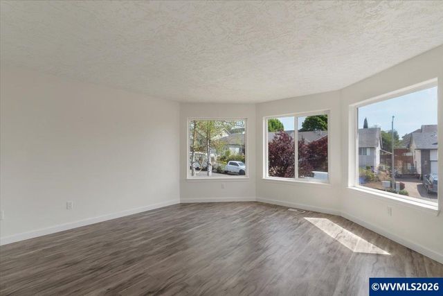 767 Mule Deer St NW, Salem, OR 97304