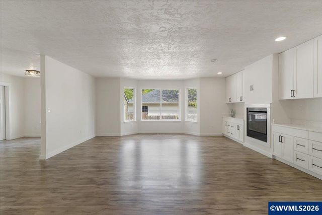767 Mule Deer St NW, Salem, OR 97304