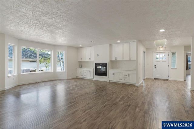 767 Mule Deer St NW, Salem, OR 97304