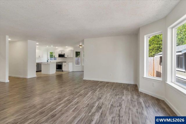 767 Mule Deer St NW, Salem, OR 97304
