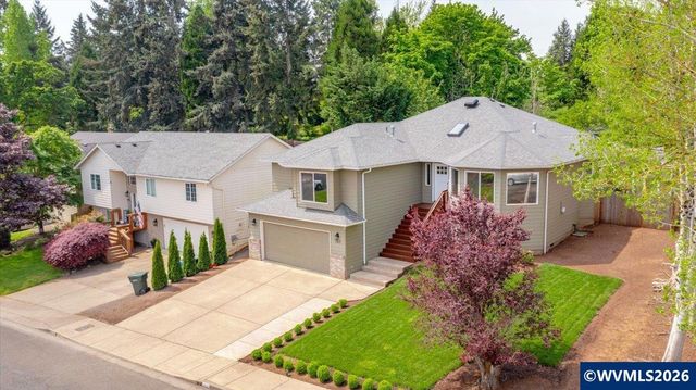 767 Mule Deer St NW, Salem, OR 97304