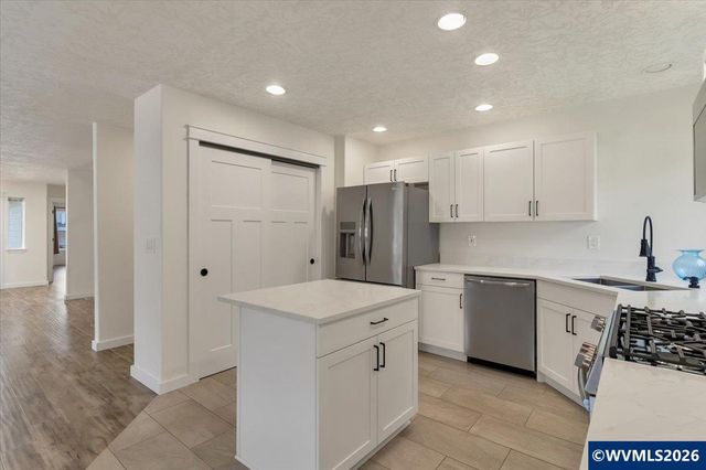 767 Mule Deer St NW, Salem, OR 97304