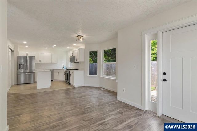 767 Mule Deer St NW, Salem, OR 97304