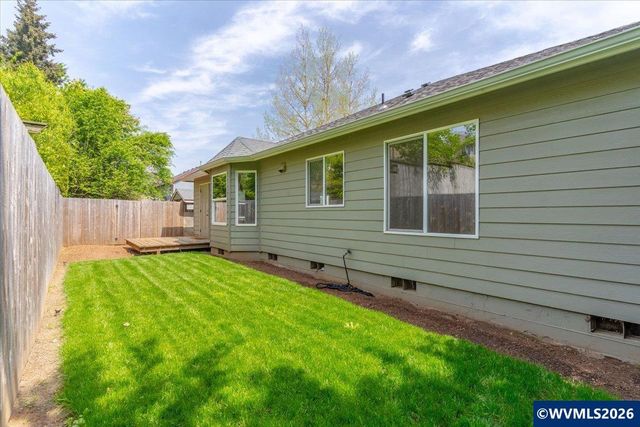 767 Mule Deer St NW, Salem, OR 97304