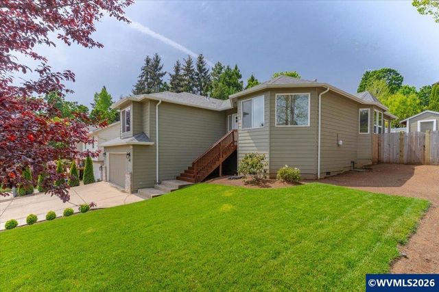 767 Mule Deer St NW, Salem, OR 97304