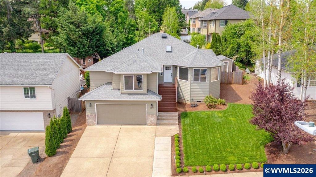 767 Mule Deer St NW, Salem, OR 97304