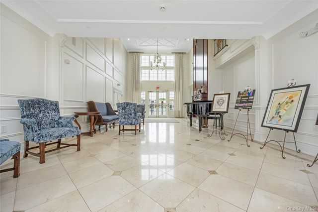 246 Roosevelt Way 11103, Westbury, NY 11590