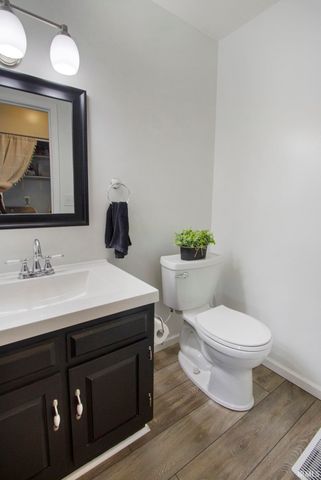 4201 Spring Valley Road, Evansville, IN 47715