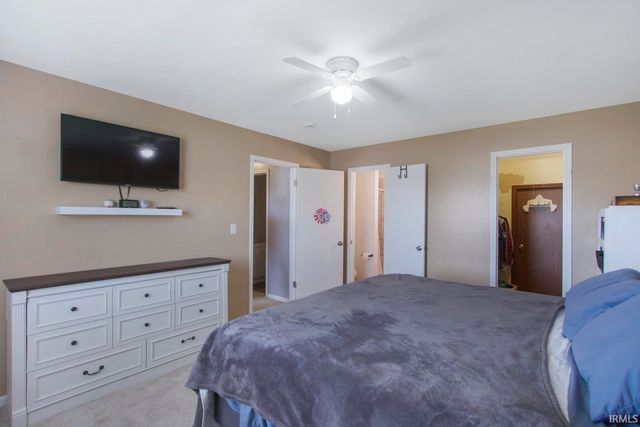 4201 Spring Valley Road, Evansville, IN 47715