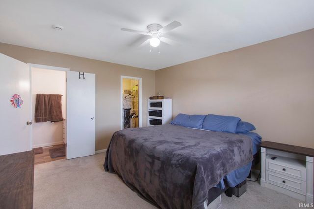 4201 Spring Valley Road, Evansville, IN 47715
