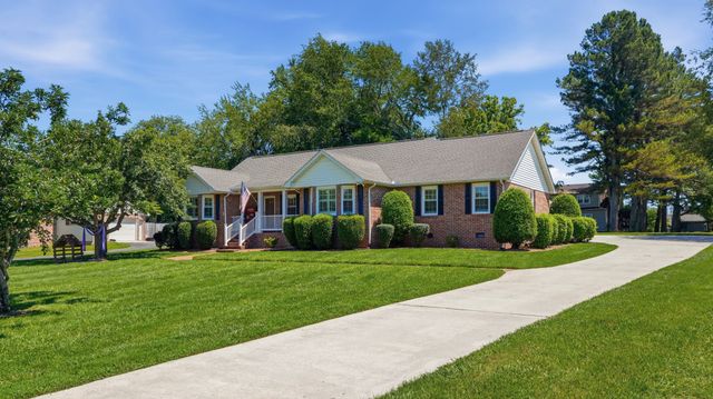 113 Provins Dr, Tullahoma, TN 37388