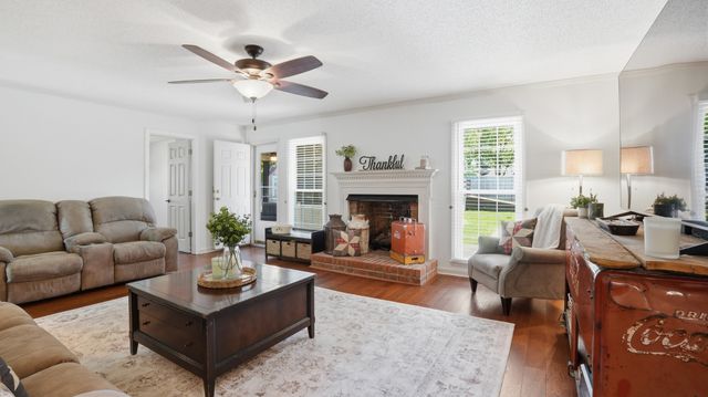 113 Provins Dr, Tullahoma, TN 37388