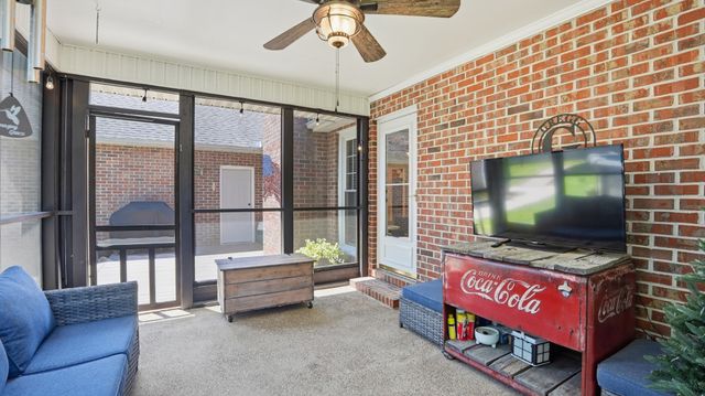 113 Provins Dr, Tullahoma, TN 37388