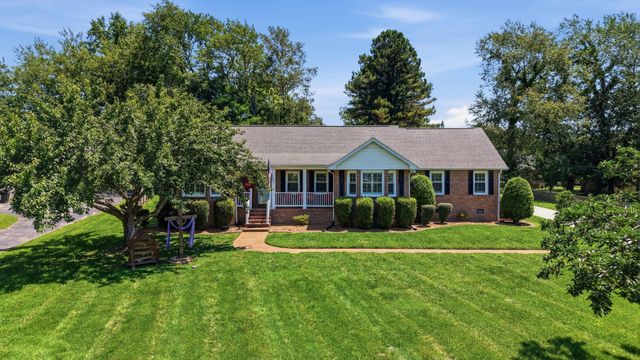 113 Provins Dr, Tullahoma, TN 37388