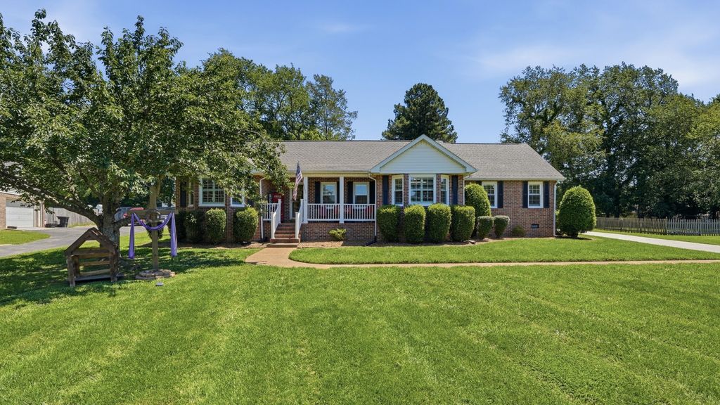 113 Provins Dr, Tullahoma, TN 37388