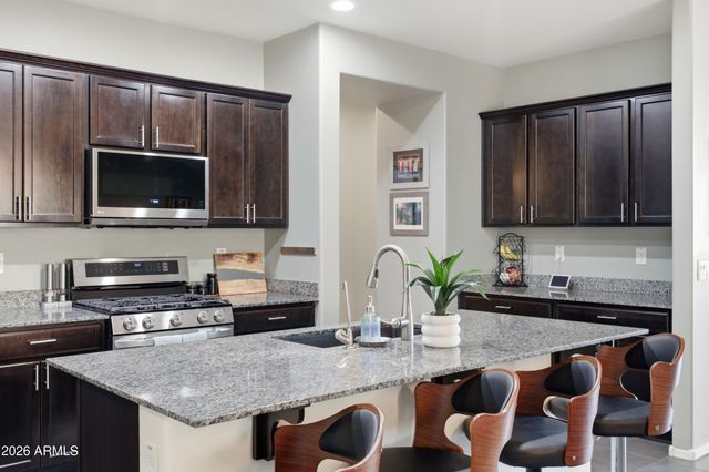 7296 S QUINN Avenue, Gilbert, AZ 85298