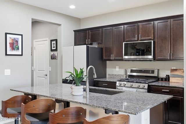 7296 S QUINN Avenue, Gilbert, AZ 85298