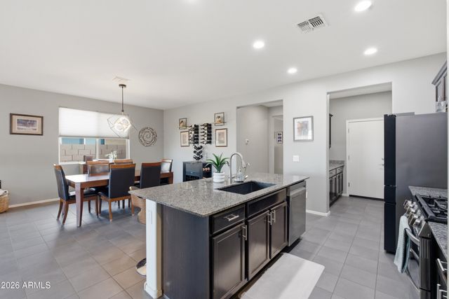 7296 S QUINN Avenue, Gilbert, AZ 85298