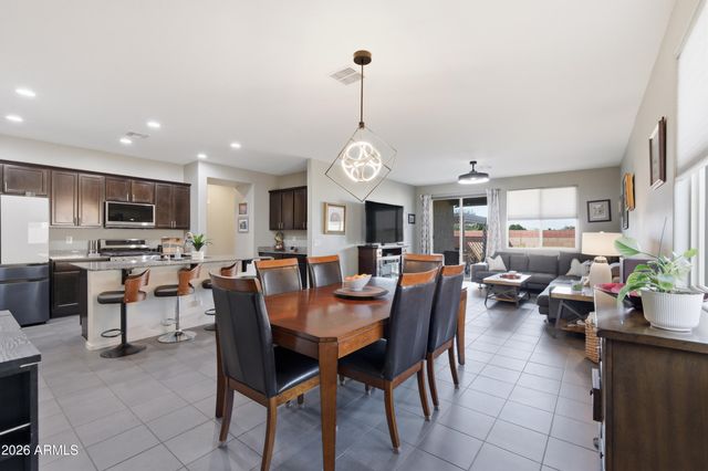 7296 S QUINN Avenue, Gilbert, AZ 85298