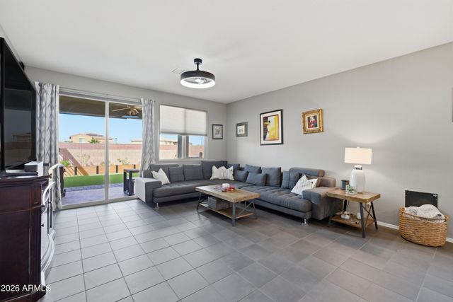 7296 S QUINN Avenue, Gilbert, AZ 85298