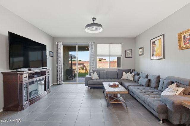 7296 S QUINN Avenue, Gilbert, AZ 85298