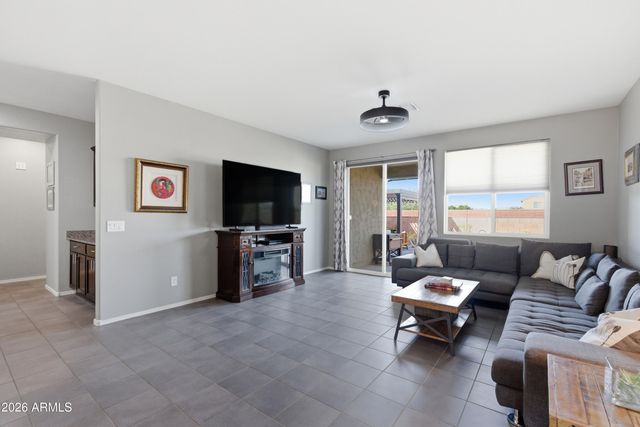 7296 S QUINN Avenue, Gilbert, AZ 85298