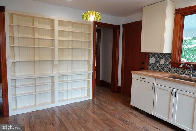 36 HART AVE, Hopewell, NJ 08525
