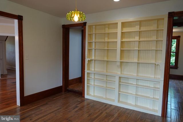 36 HART AVE, Hopewell, NJ 08525