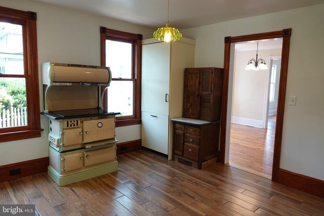 36 HART AVE, Hopewell, NJ 08525