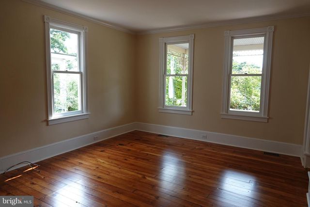 36 HART AVE, Hopewell, NJ 08525