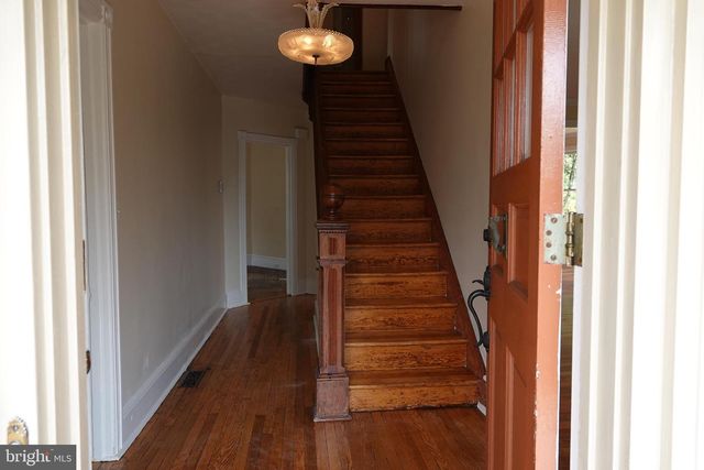 36 HART AVE, Hopewell, NJ 08525