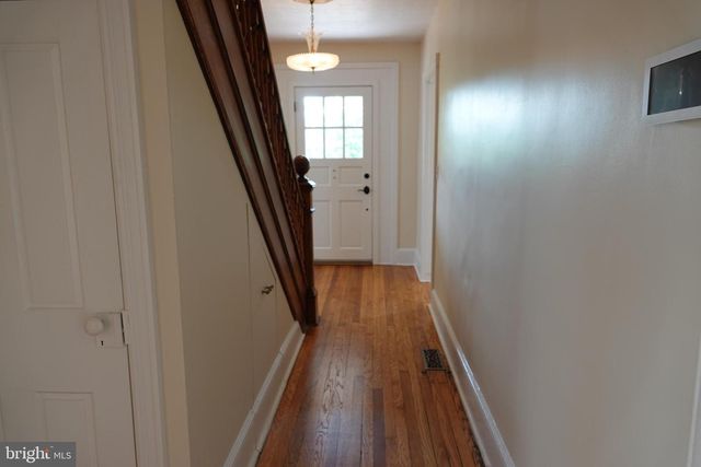 36 HART AVE, Hopewell, NJ 08525