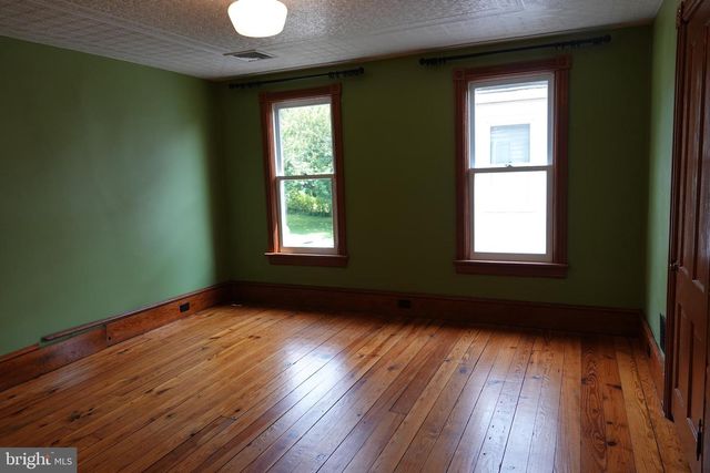 36 HART AVE, Hopewell, NJ 08525