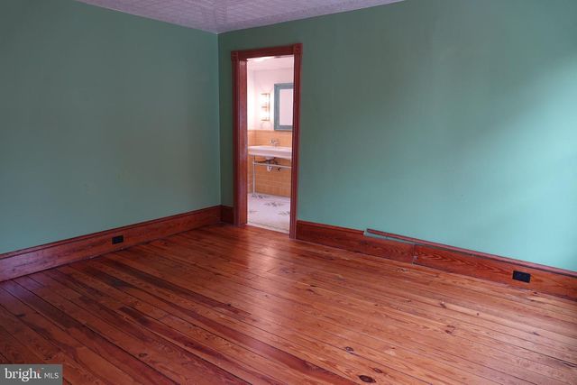 36 HART AVE, Hopewell, NJ 08525