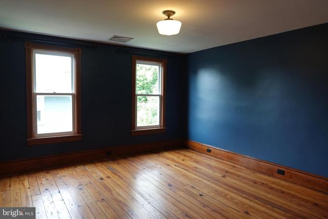 36 HART AVE, Hopewell, NJ 08525