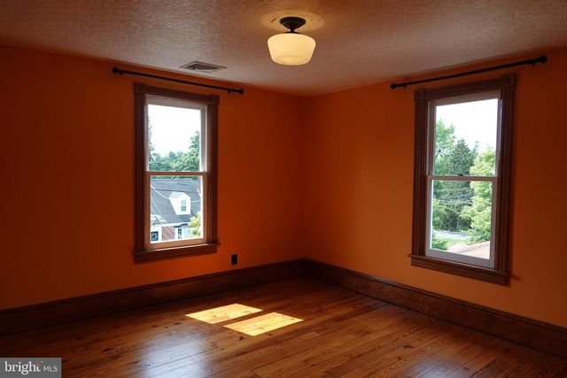 36 HART AVE, Hopewell, NJ 08525
