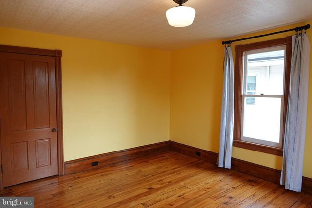 36 HART AVE, Hopewell, NJ 08525