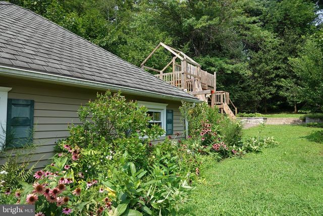 36 HART AVE, Hopewell, NJ 08525