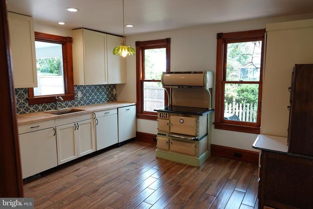 36 HART AVE, Hopewell, NJ 08525