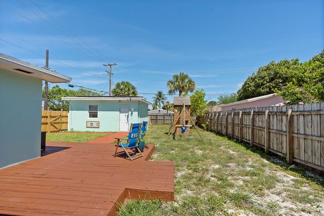 1002 S K Street, Lake Worth Beach, FL 33460