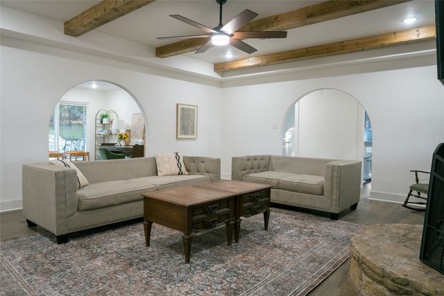 355 Carmen Street, Reno, TX 76020