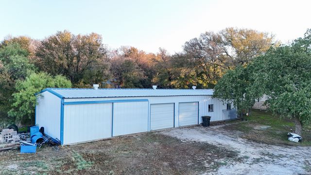 355 Carmen Street, Reno, TX 76020