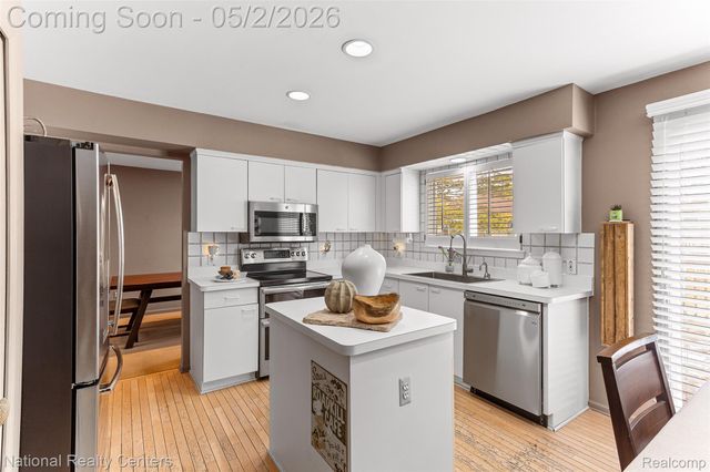 260 Cherry Grove Lane, Commerce Charter Township, MI 48390